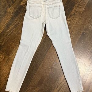 Old Navy Light Blue Women’s Mid-Rise Skinny Jeans